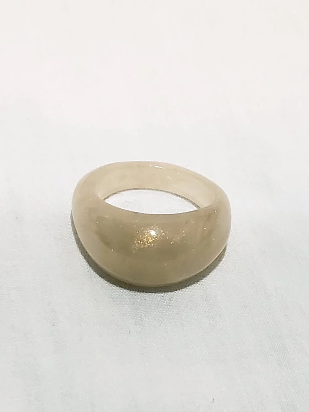 Chunky Dome Beige Acrylic Resin Ring Glossy Finish Gold Glitter Flecks Size 8